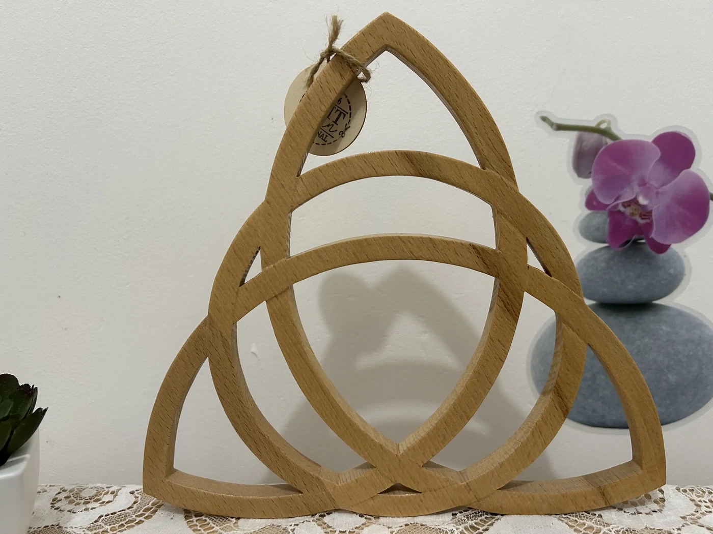 La Triquetra - en bois de hêtre- 22 cms environ - Sur commande à partir de 24€