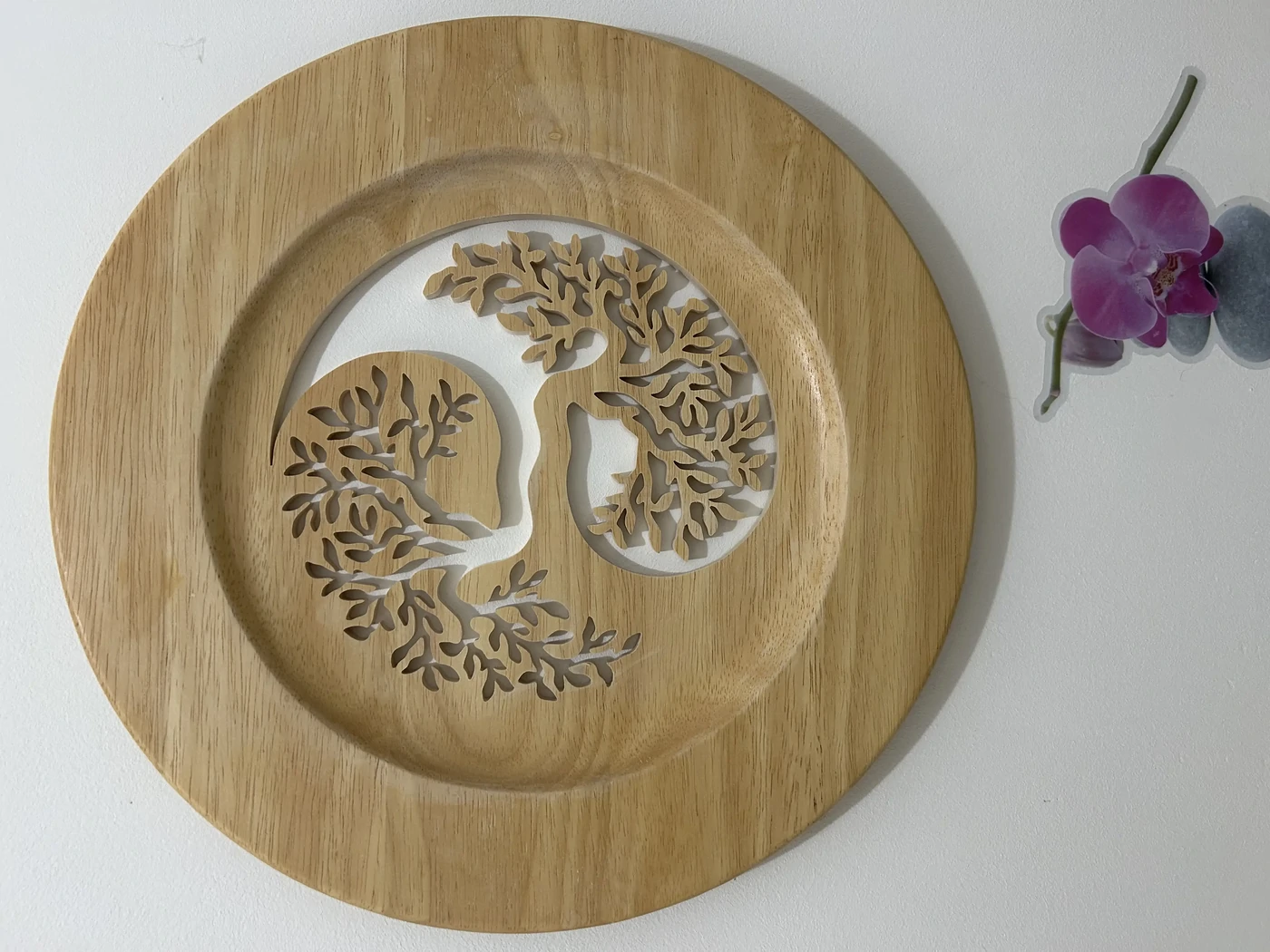 Arbre de vie yin yang - 32cm à accrocher - Decoupage dans une assiette chinée en ressourcerie - En stock 45€