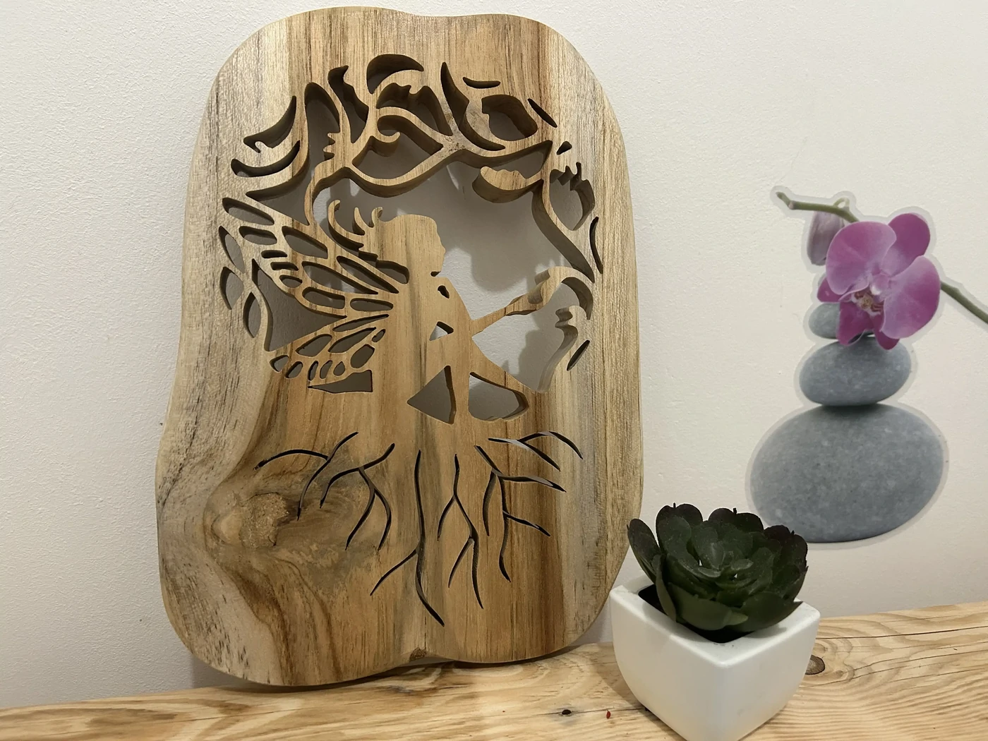 Rencontre avec la nature - Fée réalisée en bois de teck - 26x18cms - Sur commande 30€
